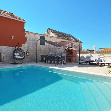 Islander House With Pool Vikendica *