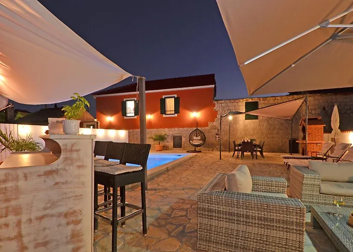 Islander House With Pool Ferienhaus *