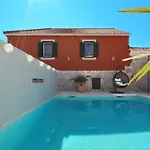 Islander House With Pool Casa vacanze Traù