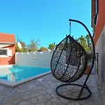 Islander House With Pool * Traù