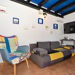 Casa vacanze Islander House With Pool Traù