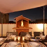Islander House With Pool * Traù