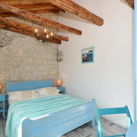 Islander House With Pool Semesterbostad