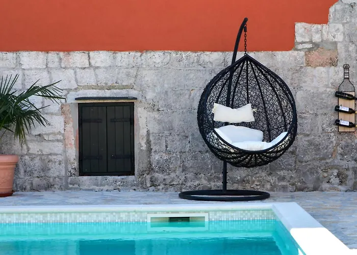 Islander House With Pool *