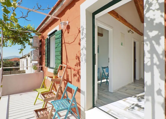 Islander House With Pool Trogir