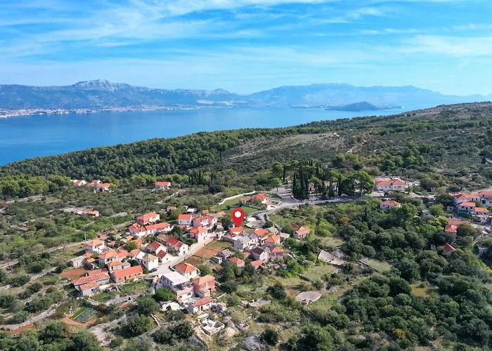 Islander House With Pool Trogir