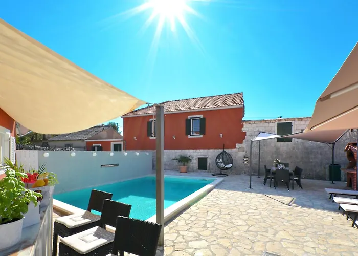 Islander House With Pool * Trogir