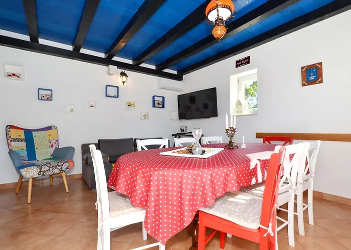 Vikendica Islander House With Pool *