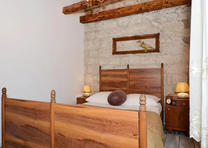 Vikendica Islander House With Pool